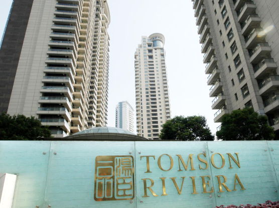 父亲浦东第一地主，母亲是影后，继承上海133套房，21岁身家百亿