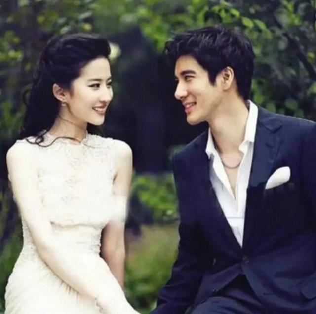 刘亦菲王力宏街头拥抱，网友梦回《恋爱通告》，他俩还拍过婚纱照