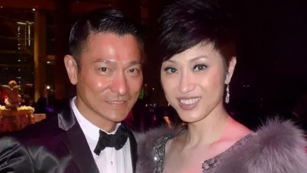 陈法蓉陪88岁父亲回江苏老家，陈父精神足，女儿57岁未婚育成遗憾