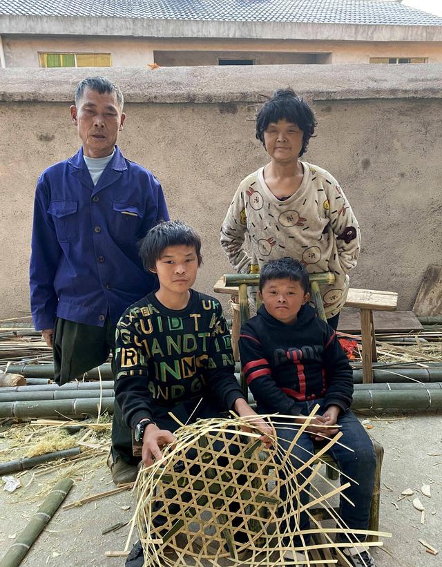 7年前，那个酷似“马云”的江西7岁男孩范小勤，如今怎么样了？