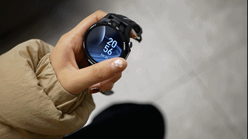 双摄像头可拍照，64GB+触摸屏的手表你见过吗？Jeep黑骑士评测