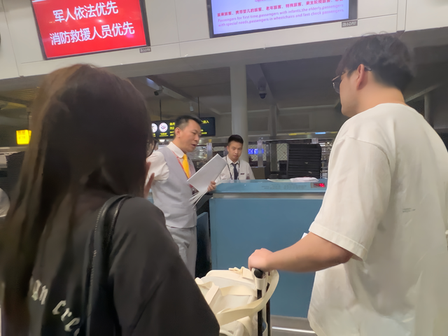 首个重庆直飞日照“宠物友好航班”由西部航空顺利执飞