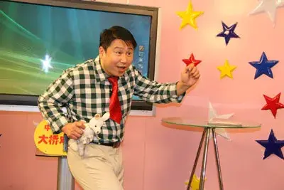 武汉阿星(湖北本土笑星阿星，这个带着点傻气的胖子很亲切)