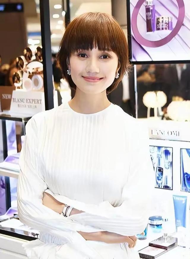 中国最干净的7位女星，不傍富豪、不滥情、个个清白干净