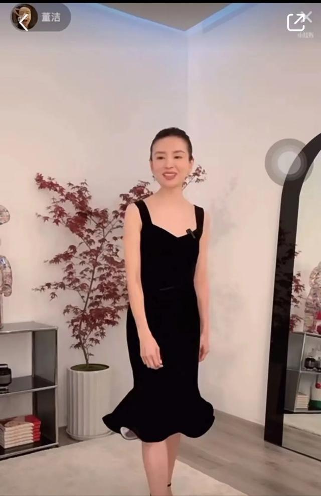 小红书直播，让董洁从“欲女”重回“玉女”