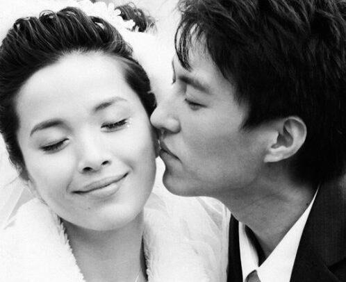 《我们的爱》靳东霸屏尽展绅士魅力 戏外与妻子恩爱日常令人艳羡