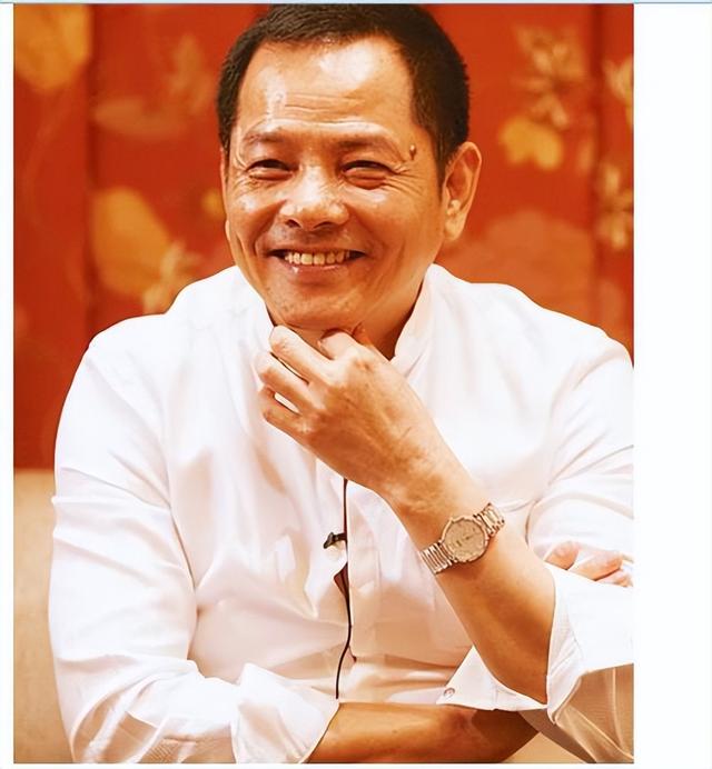 突发！“澳门教父”崩牙驹被曝禁入内地，疑为圈钱自费成立帮派