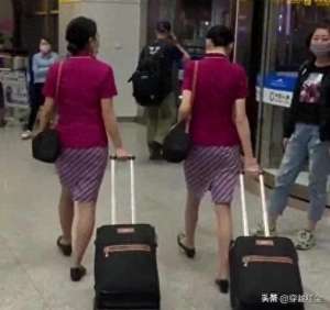 空姐玛丽莲(空姐上班告别高跟鞋，高跟鞋被打工人抛弃了？)