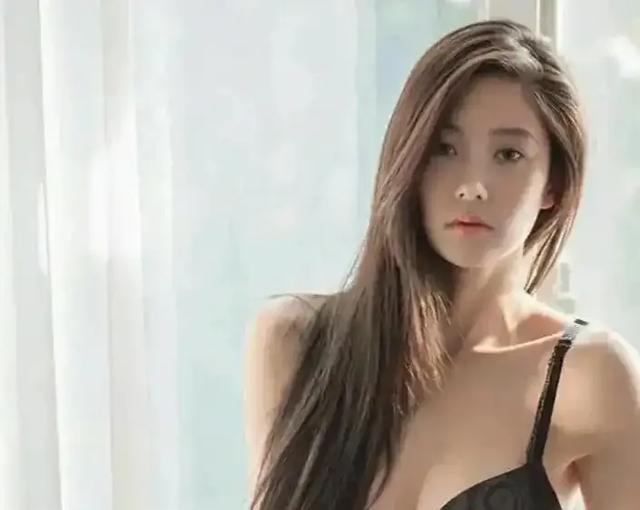 亚洲第一美女克拉拉的2部电影你看过吗？