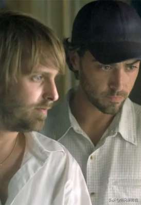 隔山有眼1(美国恐怖片《隔山有眼》系列电影你看过吗？)