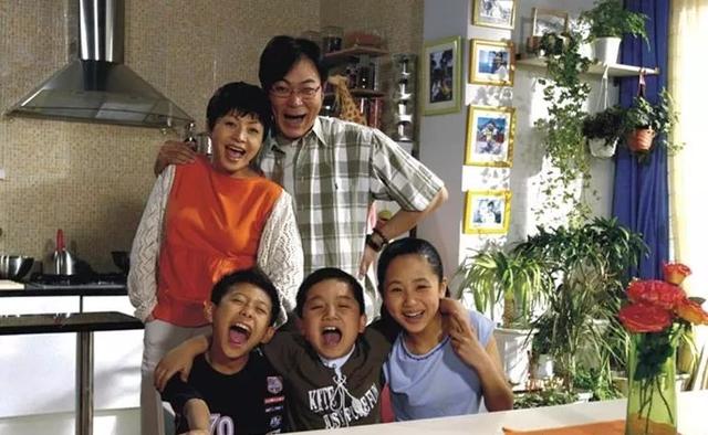 再见，童年的笑声：《家有儿女》编剧费明病逝，终年70岁