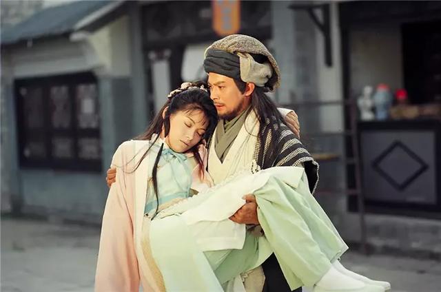 “斗气化马”之后，新版《天龙八部》，又毁在了于荣光手上