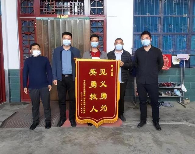 22年河南小伙跳河救人，体力耗尽留遗言，被救女子不放手让一起走