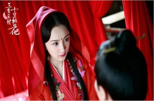 杨幂在《三生三世》的4个造型，最后一款美炸天，但只出现过一次