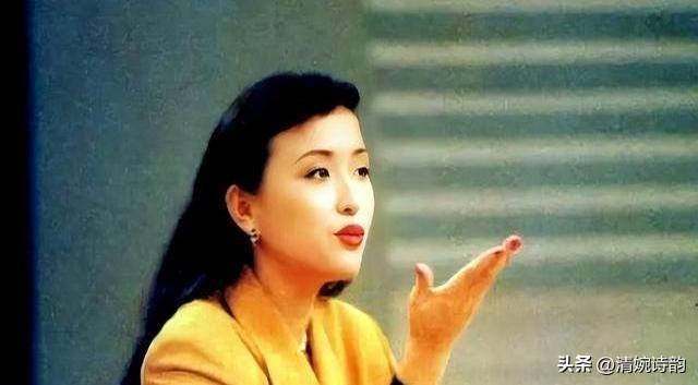 杨澜之子：身高1米85，颜值遗传妈妈