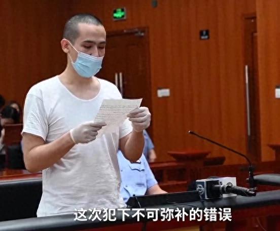 《脱口秀大会》第三季开启，李诞尬聊卡姆：麻醉自己也有合法途径