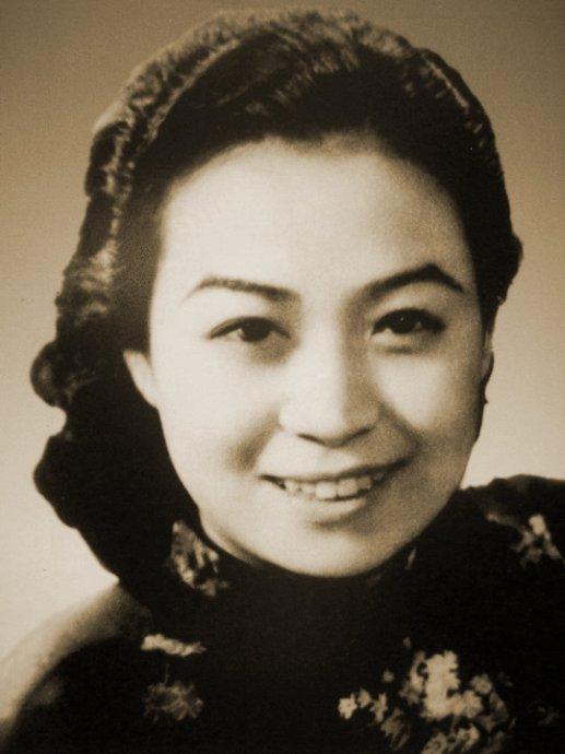 50年前，评剧皇后小白玉霜自杀之谜，她留下一行字让人泪落如雨