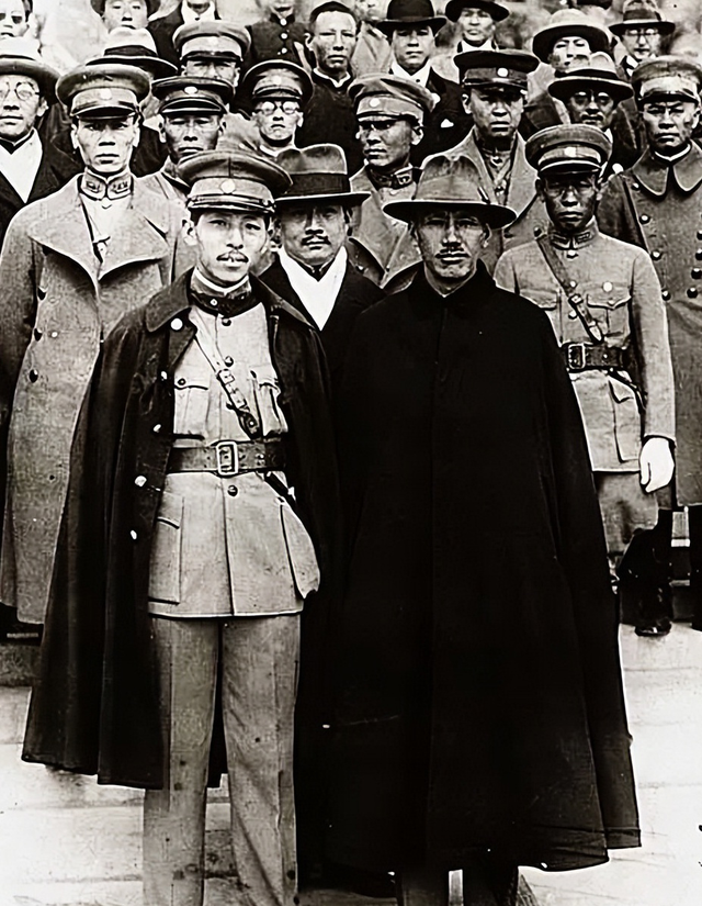 1943年蒋鼎文密报蒋介石：共军有三大派系，兵权多由绿林系掌握