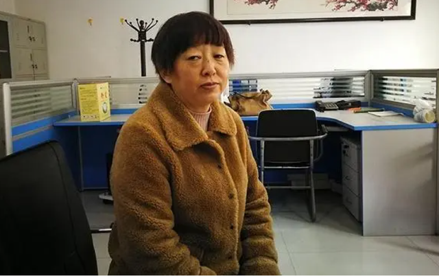 山东于欢案:生母被轮番羞辱,儿子怒捅4人后,千万国人为他求情