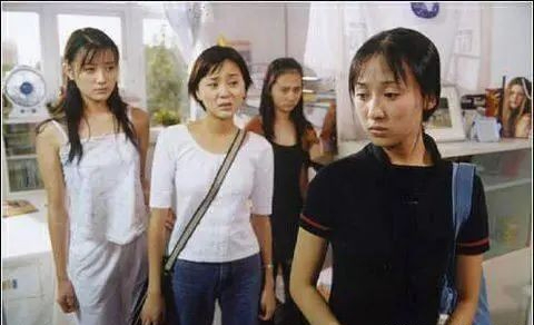 42岁仍未婚的小宋佳，综艺败坏路人缘，与名导张黎的感情成黑历史