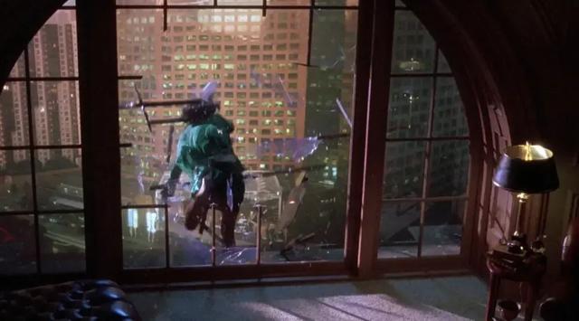 隐匿在夜色中的桃花劫：布鲁斯.威利斯与珍.玛奇的大尺度电影