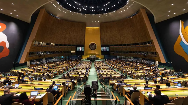 联合国大会开成批斗会，美国遭多国围攻，俄外长直接对乌方爆粗口