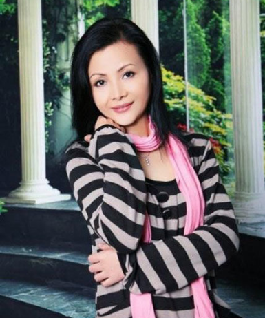 “炫富名媛”郭美美的堕落史,和宠爱她的土豪干爹们