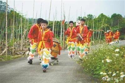 校园里“舞猫”？不，这是“貔貅舞”，还是省级非遗！