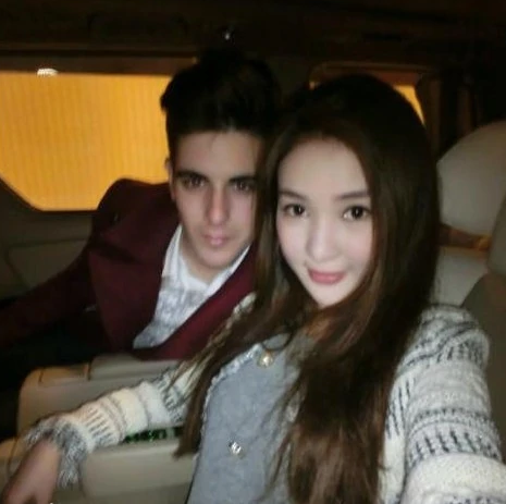 “炫富名媛”郭美美的堕落史,和宠爱她的土豪干爹们