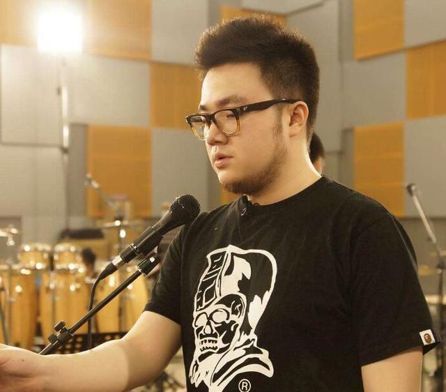 巴图个人资料照片 宋丹丹儿子巴图父亲是谁来历不简单