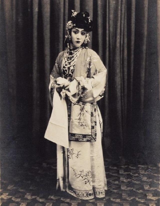 荀慧生：被父亲卖两次，又遭师傅“压榨”，言“绝不与汉奸为伍”