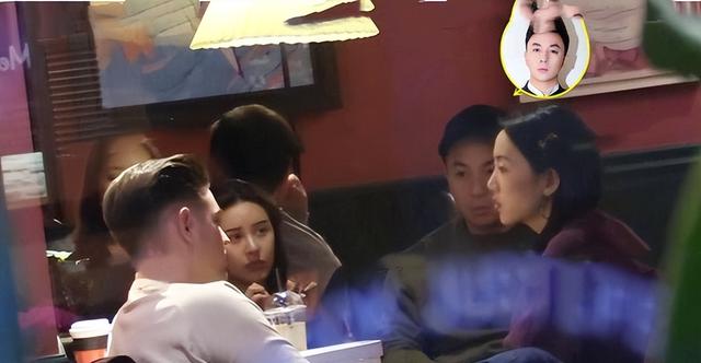 释小龙一家三口罕同框！娇妻秀身材凹凸有致，女儿左摇右摆学走路