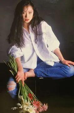 想回到昭和时代，除了穿搭，你还需要一个合适的发型