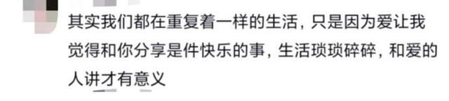 “你说（嚼嚼嚼），学校门口的（嚼嚼嚼）鸡公煲（嚼嚼嚼），咋这么好吃呢”