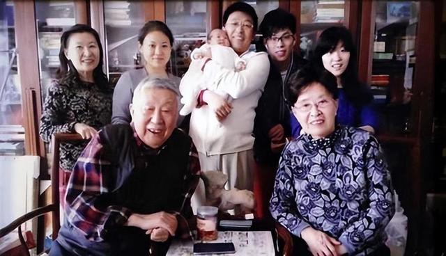 阎肃妻子李文辉，丈夫去世后，和儿子对簿公堂，亲情背后也有无奈