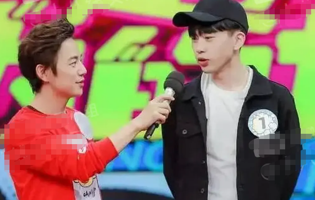 何炅曾为费启鸣开公司？两家公司注册地址相同，多次同框被拍