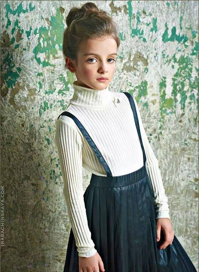 俄罗斯最炽手可热的小童模“米兰”长大了,唯美的洛丽塔就是她本人啦!