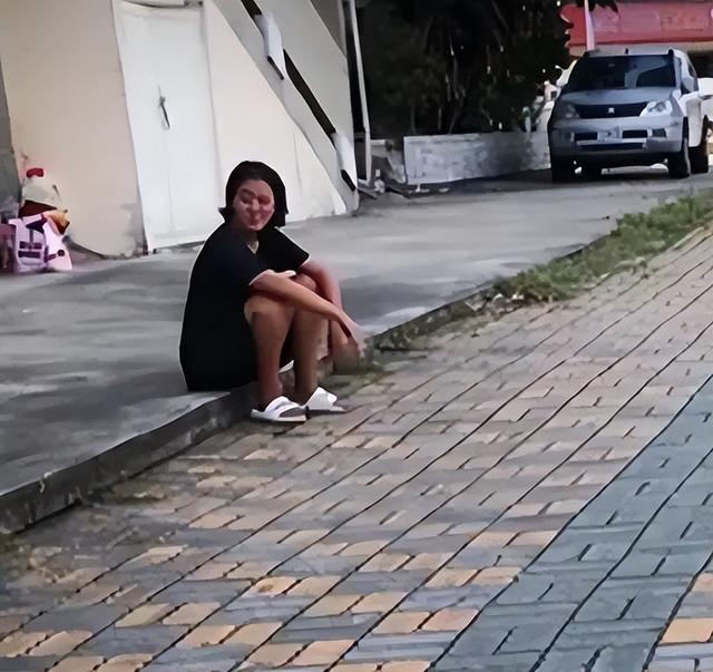 大40岁丈夫李坤城去世后，林靖恩流落街头乞讨，迎来了自己的结局