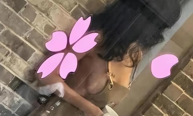 全裸真空上阵!一咖啡店美女员工竟只穿安全裤上班?店家:已报警