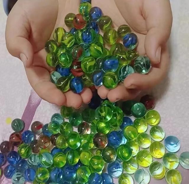 时光机：80年代的黑白记忆与彩色梦想