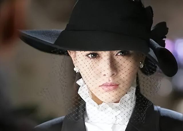 同样是演女特工李沁的《追风者 》对比唐嫣的 X女特工 差距一目了然