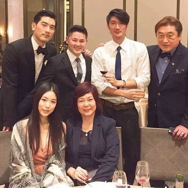 高以翔女友过往被扒？性感照曝出还被网友质疑过度消费男友