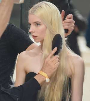 外国人照片(看到这张欧美明星喝咖啡的照片才惊觉，中国明星一直被“针对”)