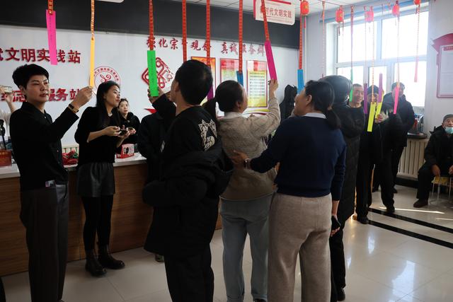 党群携手闹元宵 同心共筑庆团圆——拉布大林边防管护队党支部与包联社区开展“我们的节日”元宵节主题活动