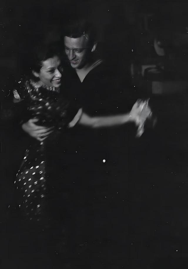 1937年上海“血巷”秘闻：美国大兵的醉生梦死与妓女的无声哭泣