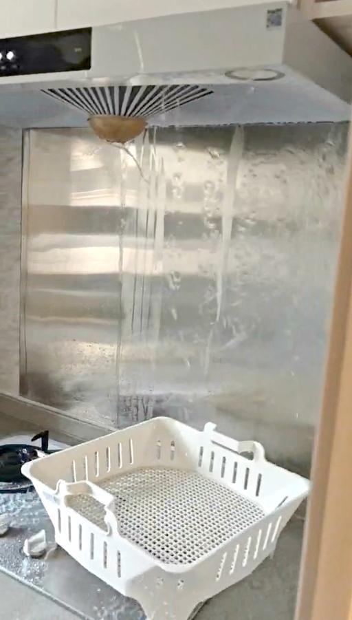 渗漏、墙面空鼓、开裂问题层出不穷，无锡梁溪区山河万物小区精装房遭业主投诉