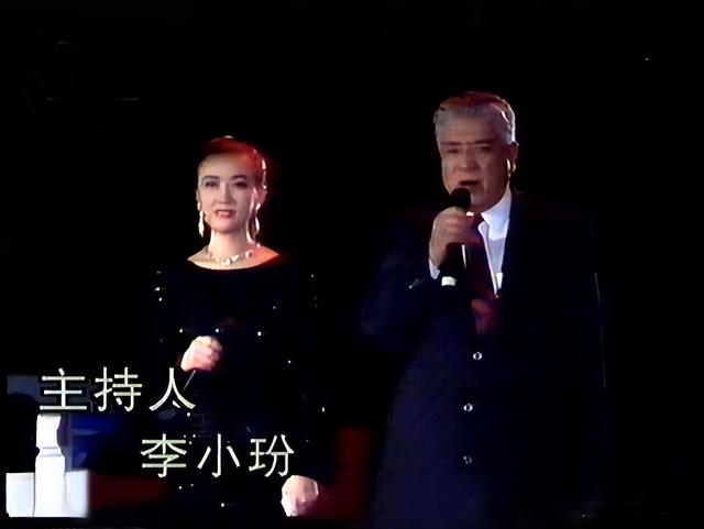 央视春晚主持人李小玢:红极一时的她两婚两离,儿子支持她找老伴
