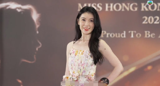 惊爆！香港小姐热门佳丽私密照流出，三点式泳装尺度惊人