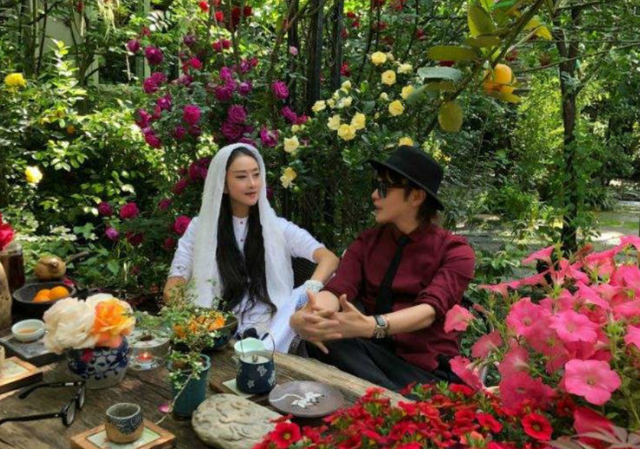 杨丽萍的太阳宫,以前淡季一晚4000元,如今参观要100元买杯咖啡