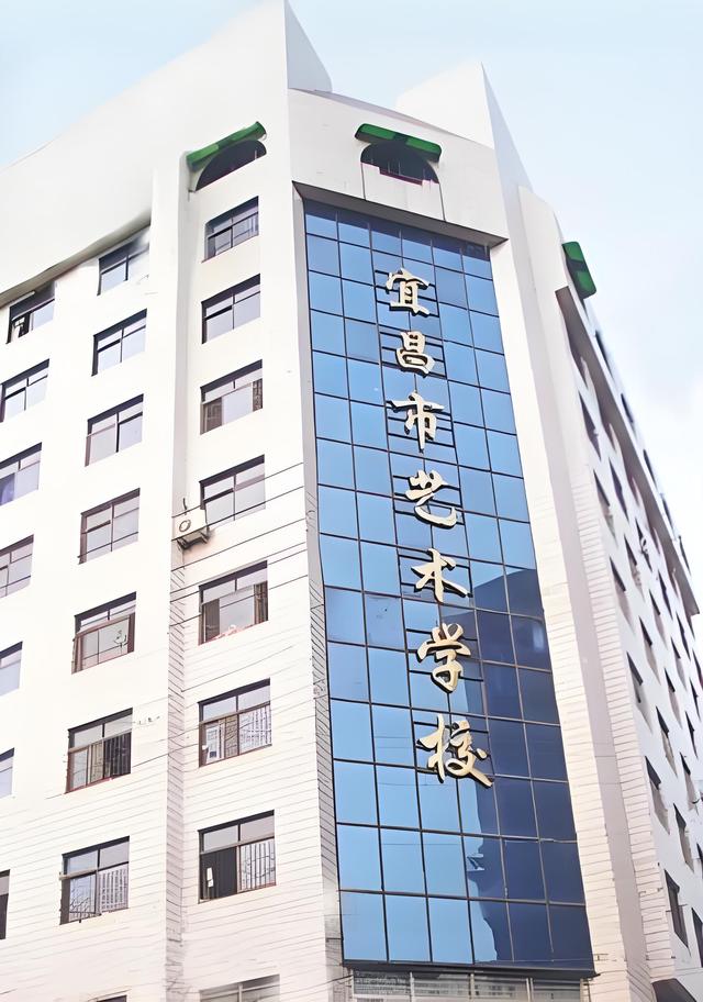 京剧名家熊明霞:3副护腿让妈妈泪目,她的姐弟婚姻幸福吗?